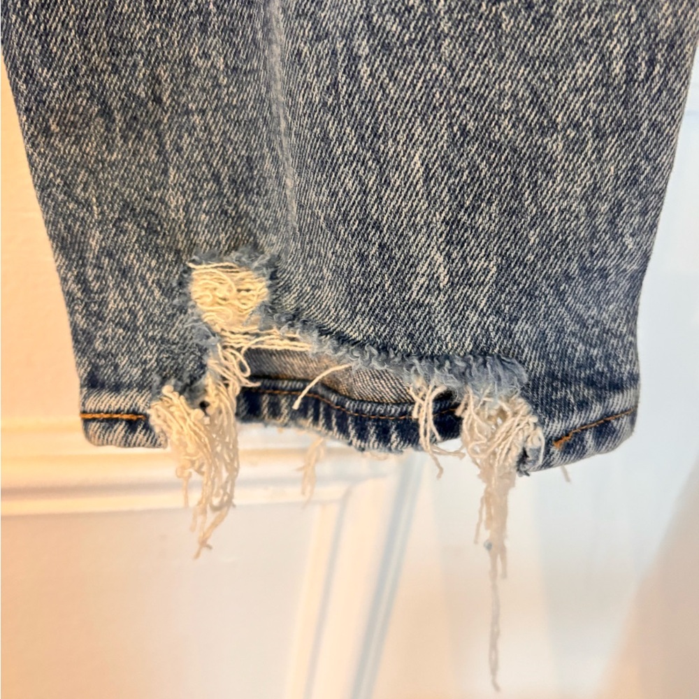 Abercrombie & Fitch "The Mom" High Rise Relaxed Straight Jeans - Light Wash - Picture 8 of 10